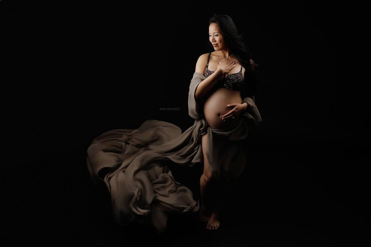 Newborn Photography - Pregnant Mother